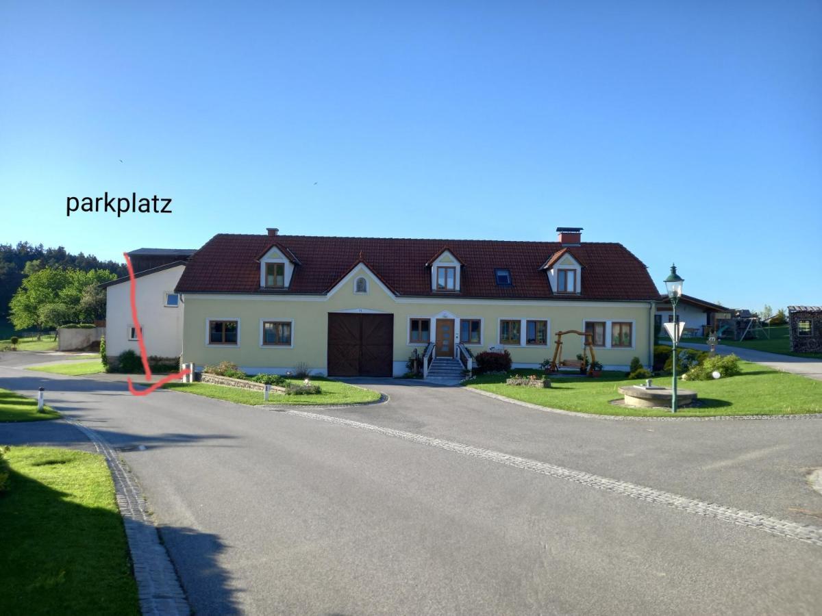 Apartment Am Alpakahof Hahn Grafenschlag ภายนอก รูปภาพ